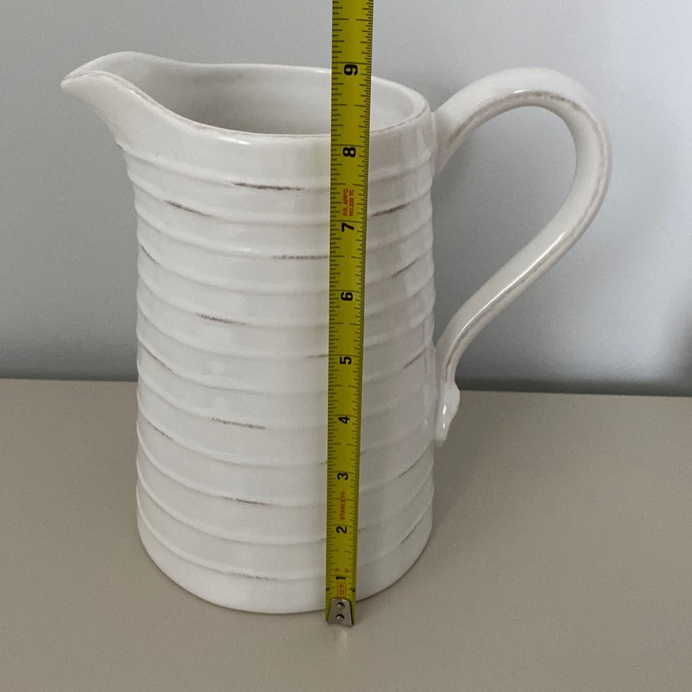 Farmhouse ceramic white jug - Picture 4 of 5